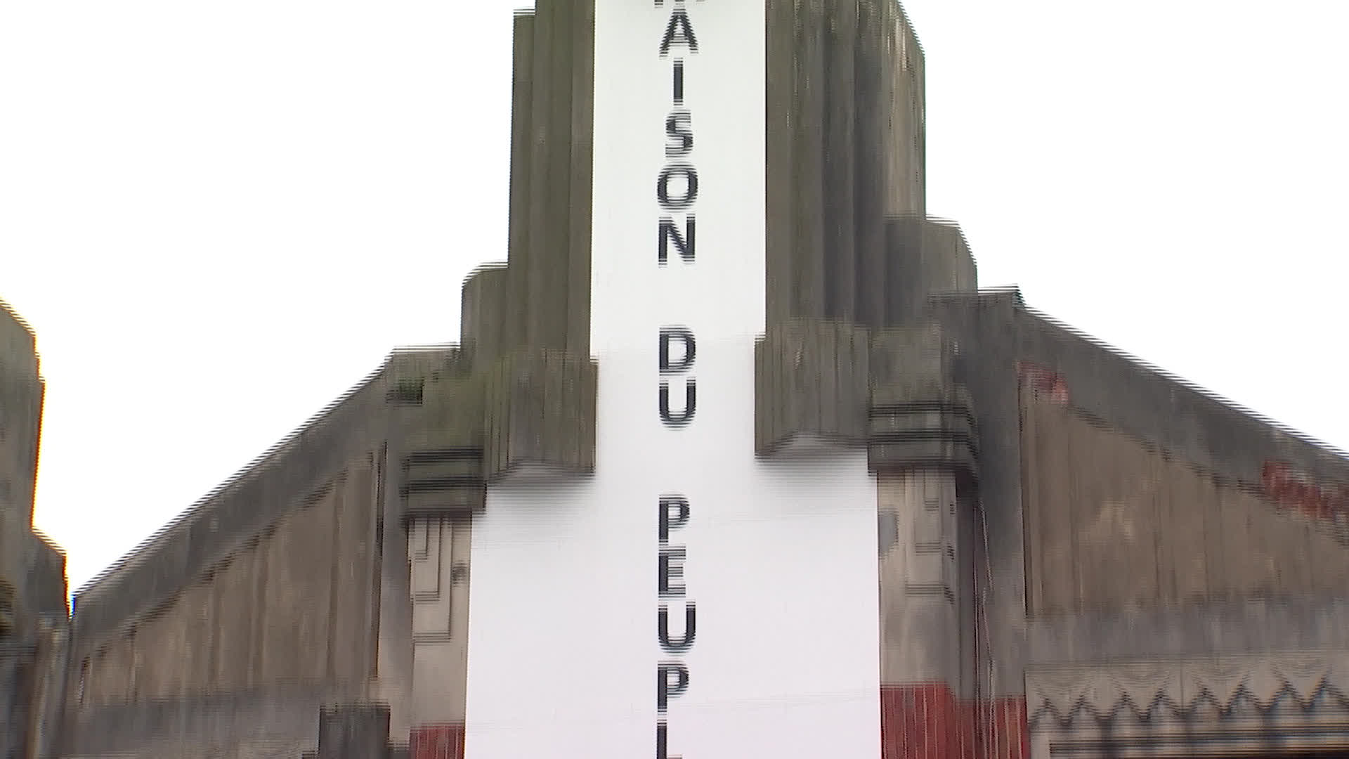 Dour - Pas de classement Unesco pour la Maison du Peuple!