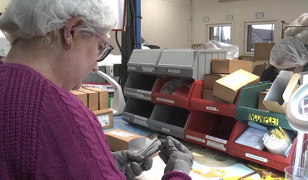 Ateliers de Tertre : rigueur et concentration dans le contrôle des pièces médicales