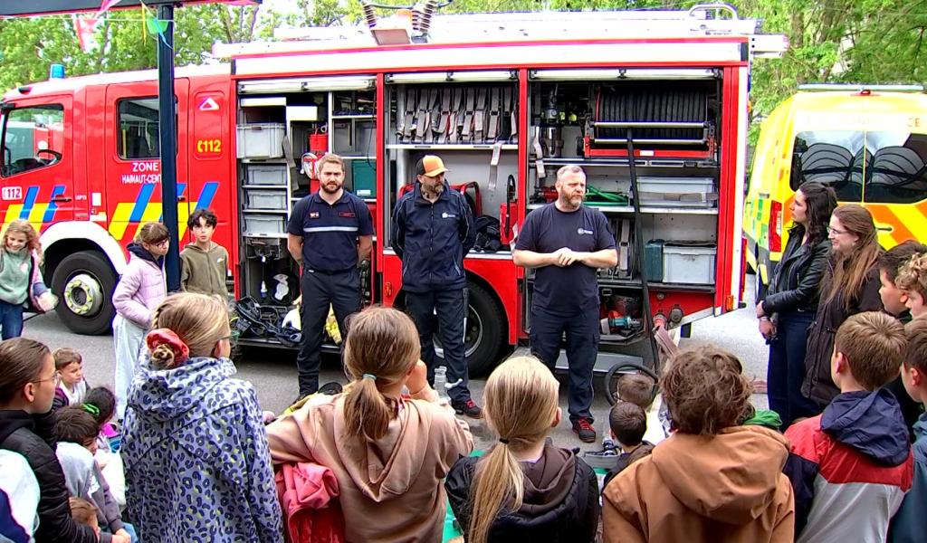 Journée 112 à l'école : les services de secours en visite à l'école Notre-Dame de Messines
