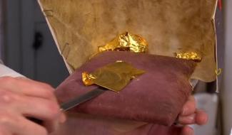 Mons - L'art de poser les feuilles d'or