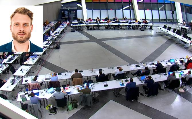 Diminuer le nombre de conseillers communaux? Mons vote "oui" à l'unanimité