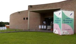 Le centre de vaccination de Colfontaine ferme ses portes samedi!