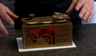 À la Boulangerie Godefroid, l'art du chocolat rencontre l'horlogerie pour une bûche du Nouvel An en édition limitée