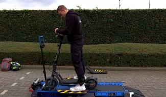 Trottinettes électriques : la police boraine convoite un outil pour contrôler la vitesse