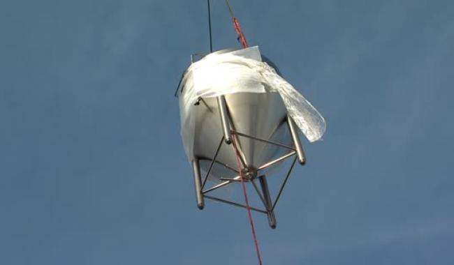 Mons - Les cuves sont arrivées (par les airs) à la Brasserie de Londres ! 