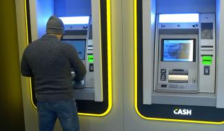 2 nouveaux distributeurs de cash à Mons