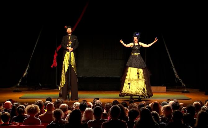Le festival des écoles de cirque a transformé le centre culturel de Dour en piste aux étoiles