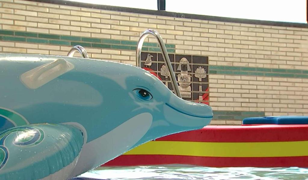 Inauguration officielle de la piscine de Saint-Ghislain : un plaisir pour les habitants, mais surtout un soulagement !