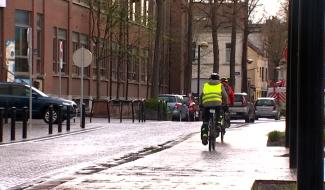 Vélo en centre-ville : les bons réflexes pour circuler en toute sécurité