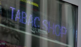 commerces nocturnes : Mons serre la vis