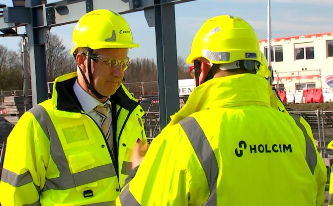 Obourg : Le Roi Philippe en visite chez Holcim !