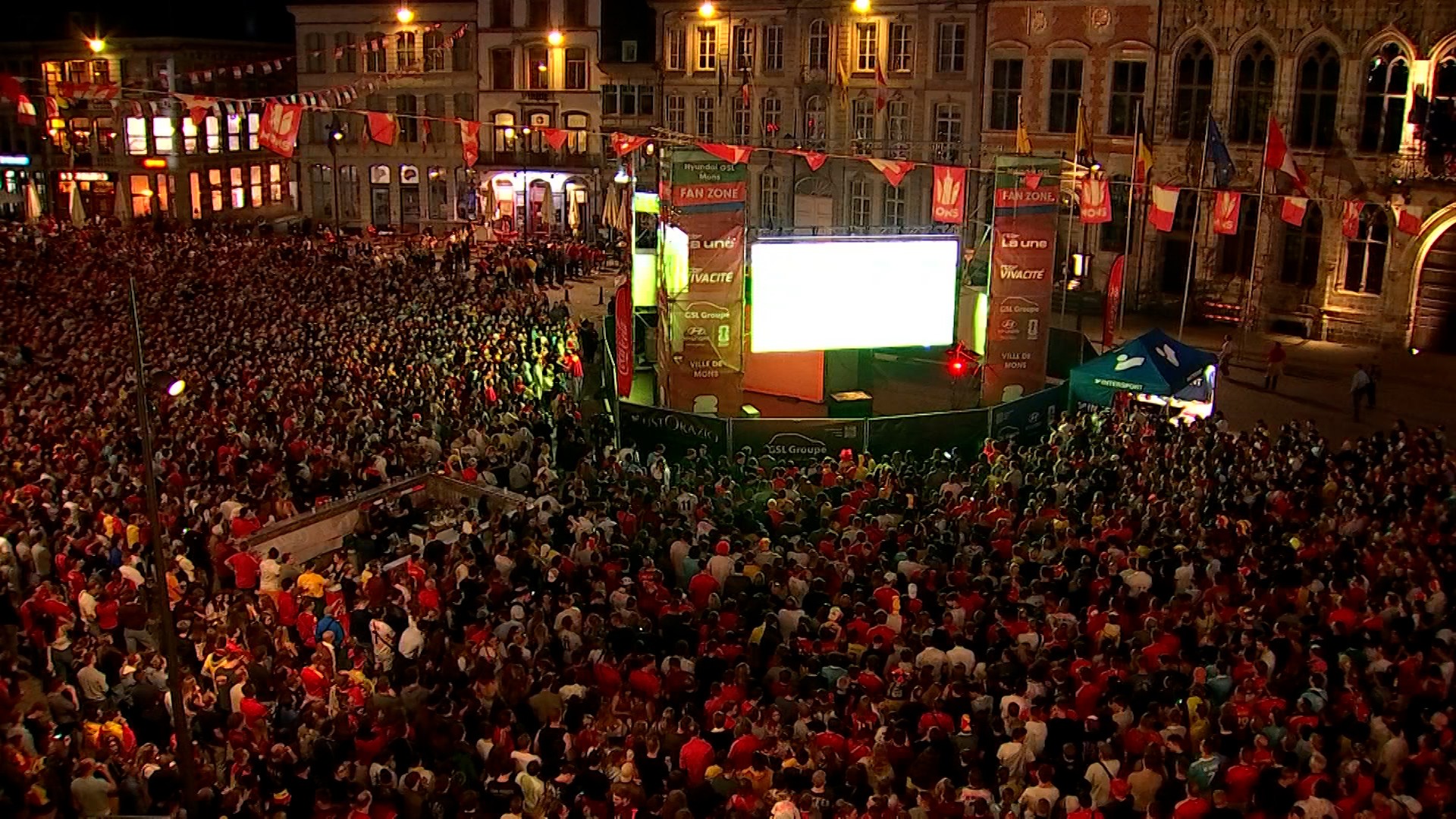 Mondial 2026 : gros succès des écrans géants sur la Grand-Place de Mons