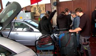 Hornu : Une voiture électrique pour maintenir la formation : le LPHC s’adapte à la réforme de la 7e TQ