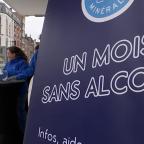 Un mois sans alcool : le van de la Tournée Minérale de passage à Mons