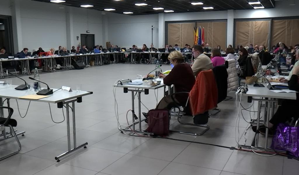 Budget 2026 : Mons dépense trop?