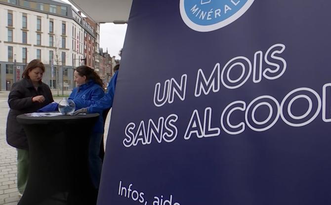Un mois sans alcool : le van de la Tournée Minérale de passage à Mons