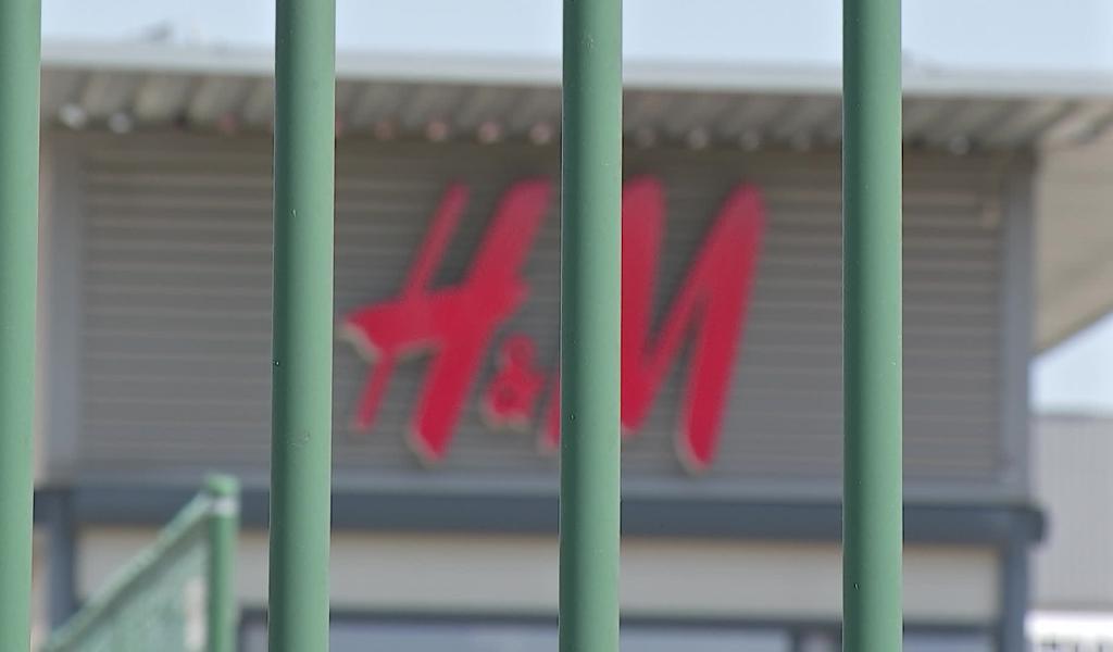 Négociations au point mort, les travailleurs bloquent le site d'H&M à Ghlin