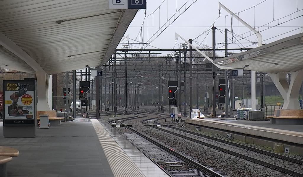 Mons : trains limités, bus presque absents, le début de trois jours de grève