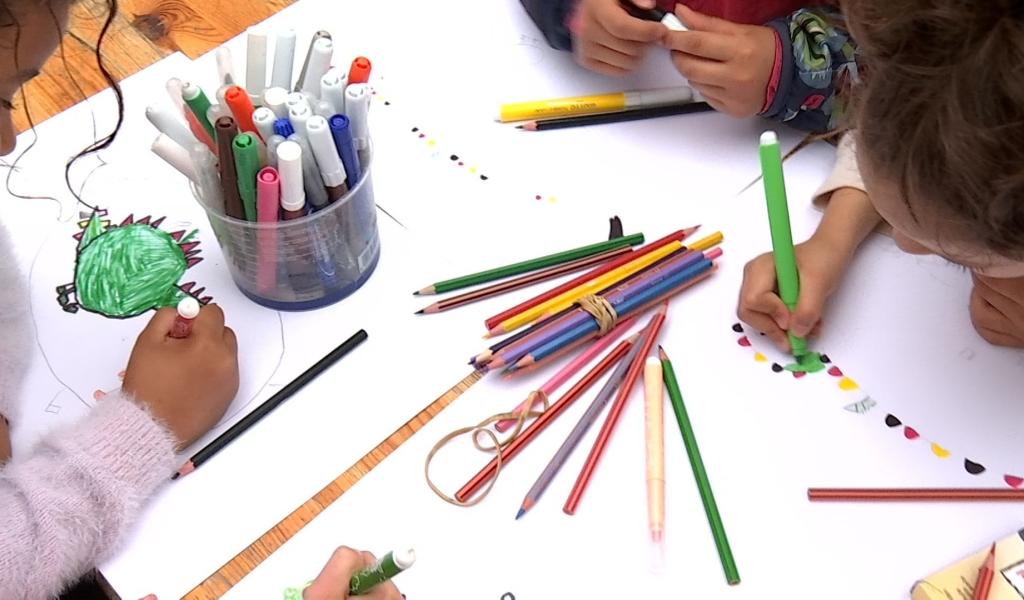 "Doudou en couleurs" : 1000 histoires en dessin qui racontent notre folklore