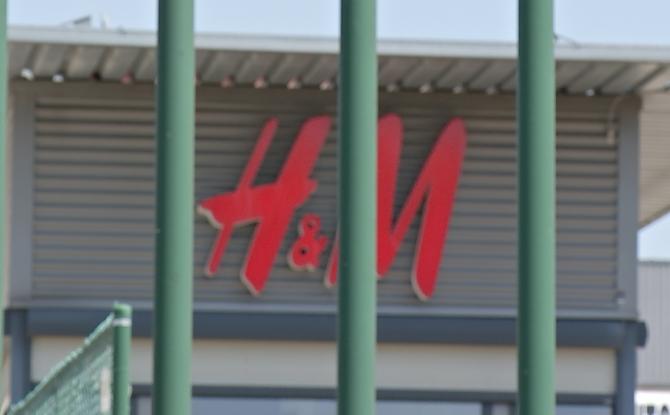 Les négociations du plan social s'enlisent chez H&M Logistics Ghlin