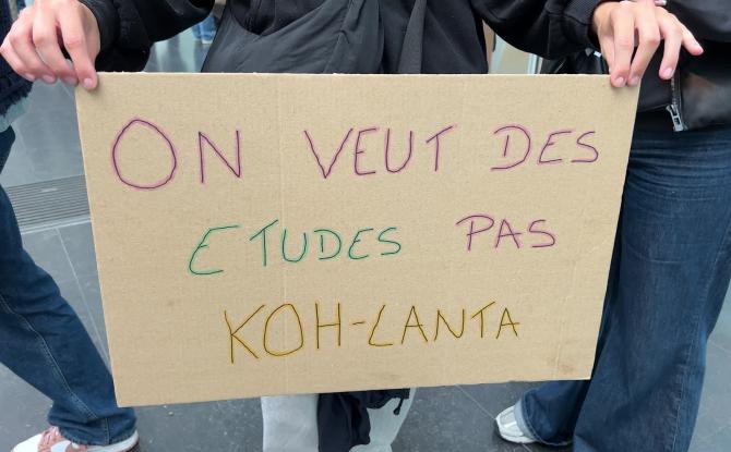 Des étudiants montois manifestent à Bruxelles contre le décret Paysage