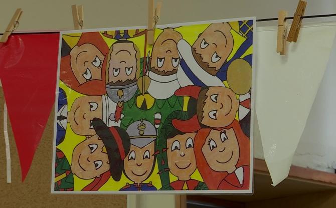 La classe de 3e maternelle de Madame Peidge, à l’Externat Saint-Joseph de Mons, signe le visuel officiel du Petit Doudou