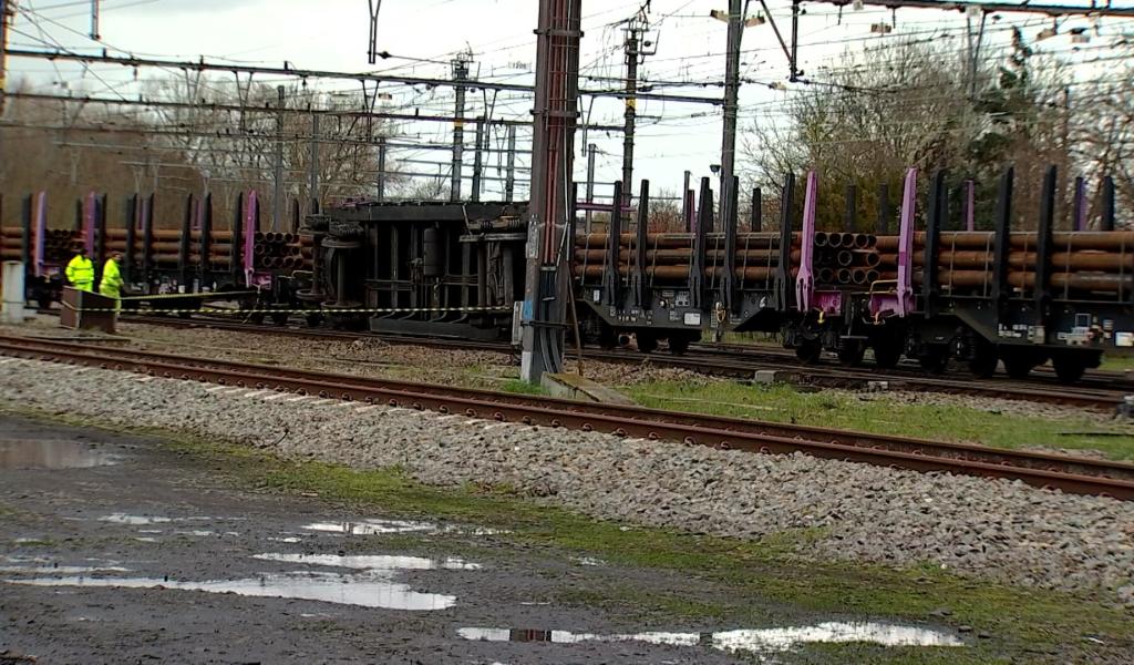 Trafic des trains à l'arrêt entre Mons/St-Ghislain et Mons/Quévy