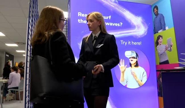 Rencontre entre étudiants et entreprises à l'UMons pour les career days