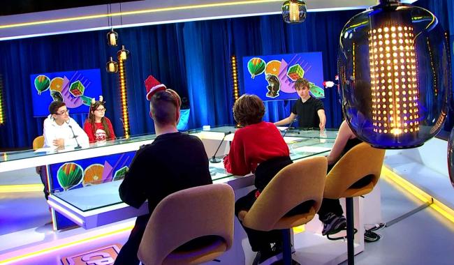 Des élèves de l'Institut Saint-Ferdinand de Jemappes découvrent les coulisses de Télé MB