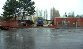 La démolition du hall omnisports de Flénu a démarré