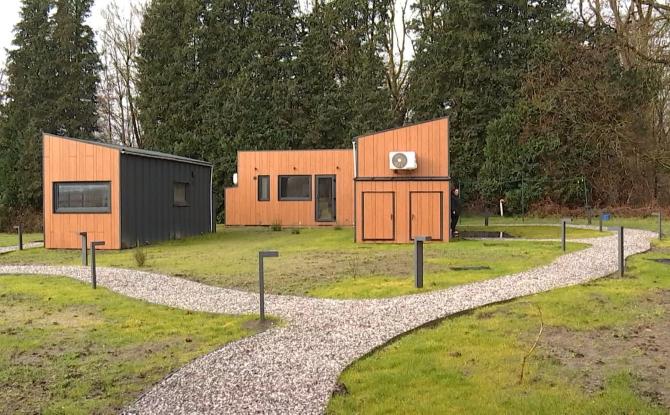 Ghlin - Le centre Poliade inaugure 3 tiny houses