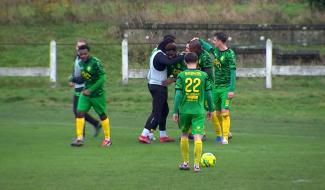 FOOT (P2B) : Pâturages clôture l'année 2025 par une victoire contre Quevy-Genly ! (2-1)