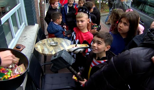 À Quaregnon, les enfants fêtent Halloween avec les commerçants
