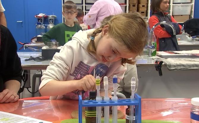 SPARKOH! : des animations scientifiques pour occuper les enfants pendant les congés scolaires
