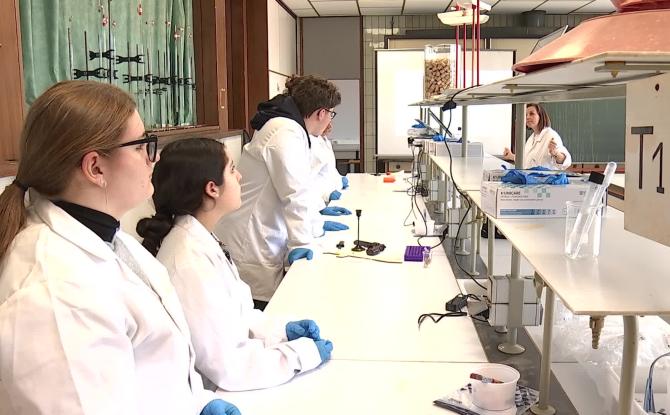 Printemps des Sciences : des élèves de secondaire découvrent des filières méconnues à la HEH