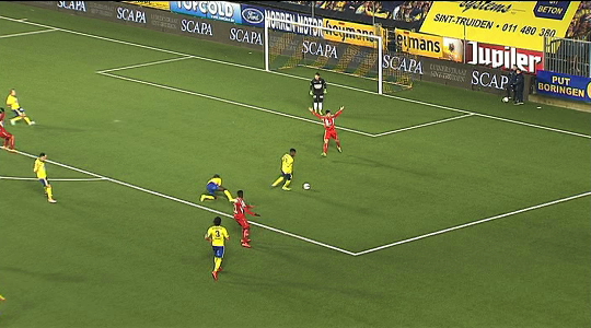 FOOT: Saint-Trond-Mons, un penalty fait toute la différence (1-0)