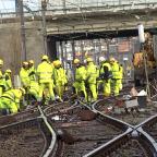 Déraillement d'un train à Mons : les travaux sont en cours, des perturbations prévues jusque samedi