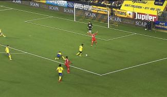 FOOT: Saint-Trond-Mons, un penalty fait toute la différence (1-0)