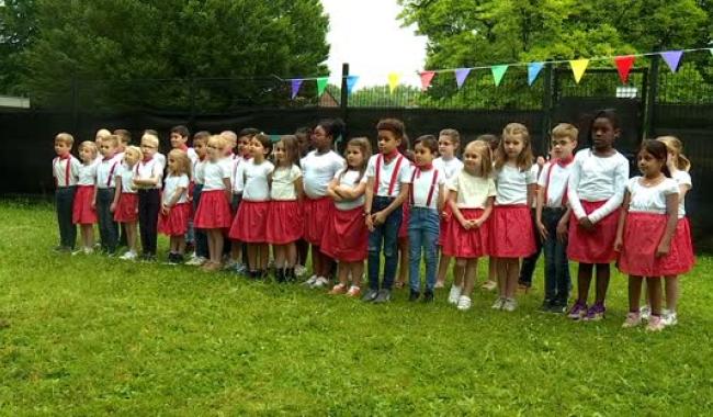 Frameries - Des enfants font un spectacle pour les résidents de la maison de repos "Les Ecureuils"