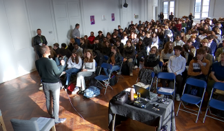 Mons - Des élèves du secondaire sensibilisés à la démocratie