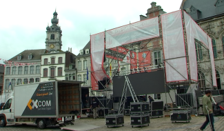 Mons - Démontage de la fan zone de la Grand-Place