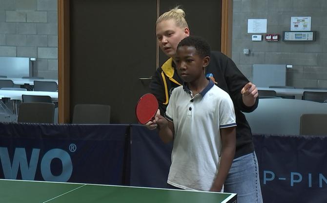 Hyon : L'Externat Saint-Joseph apprend le tennis de table avec des professionnels