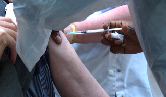 Premières vaccinations aux Amis des Aveugles