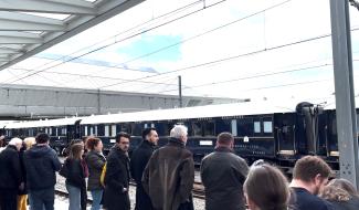 Grande affluence à la gare de Mons pour le passage de l'Orient Express!