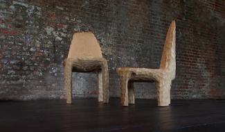 Un artiste artisan du bois et de jeunes lauréats au CID