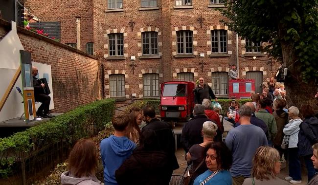 Fêtes de Wallonie : Les 50 ans de Mons passé présent, l'incontournable théâtre de rue