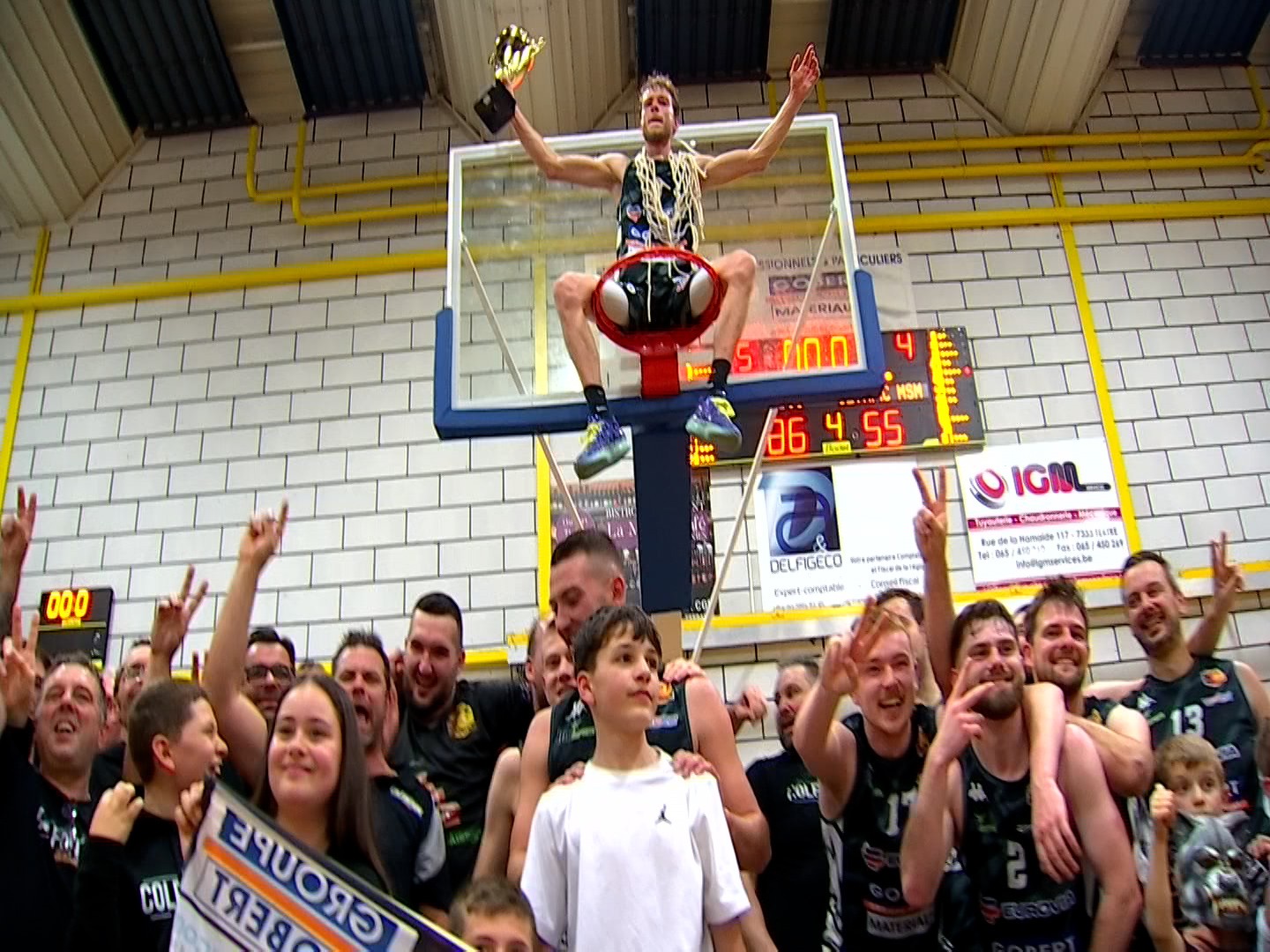 Basket : Colfontaine s'offre le doublé coupe / championnat et file en R2