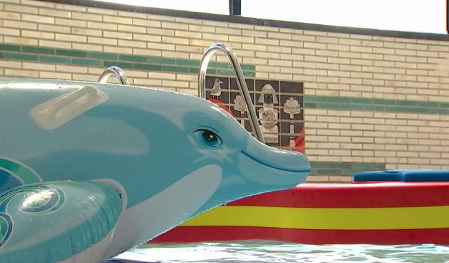 Inauguration officielle de la piscine de Saint-Ghislain : un plaisir pour les habitants, mais surtout un soulagement !