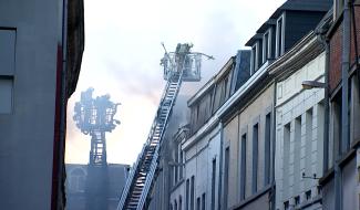 Un incendie s'est déclaré au n°1 rue Verte à Mons