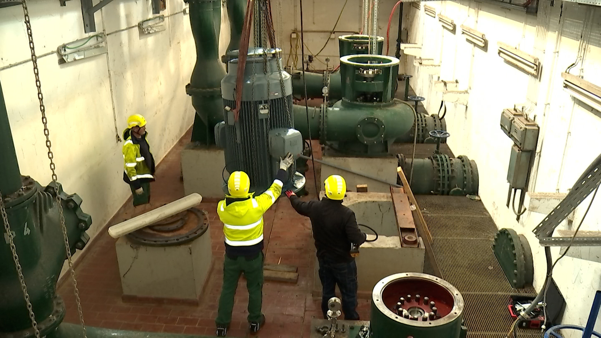 Jemappes : les mécaniciens d’IDEA s’activent pour remettre la station de pompage en marche